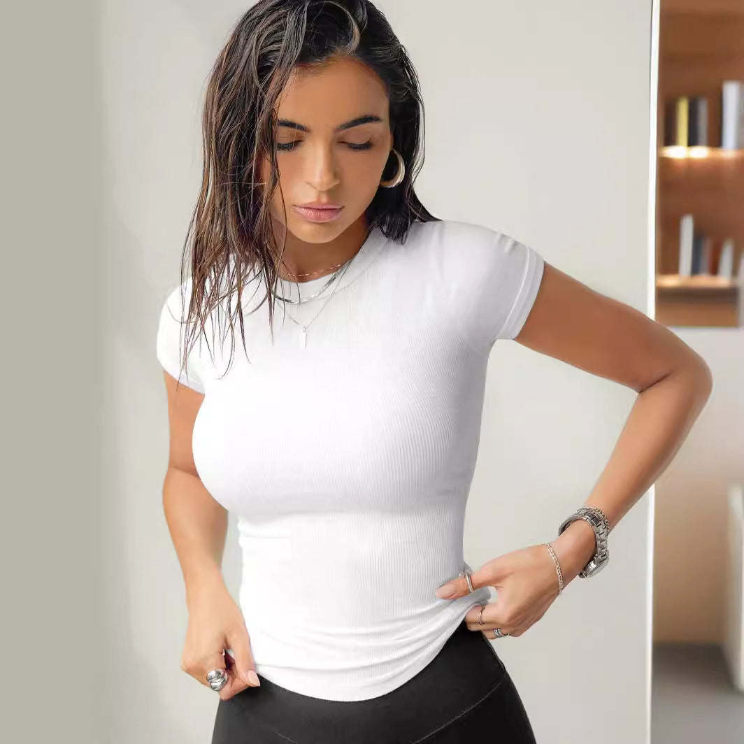 T-shirt ajusté à côtes pour femmes avec manches courtes et col rond Chic und Stil