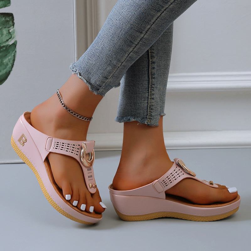 Sandales pour femmes à semelle ergonomique et design tendance Chic und Stil