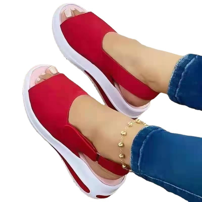 Sandales décontractées pour femmes avec des sangles élastiques et un coussin de pied anatomique Chic und Stil