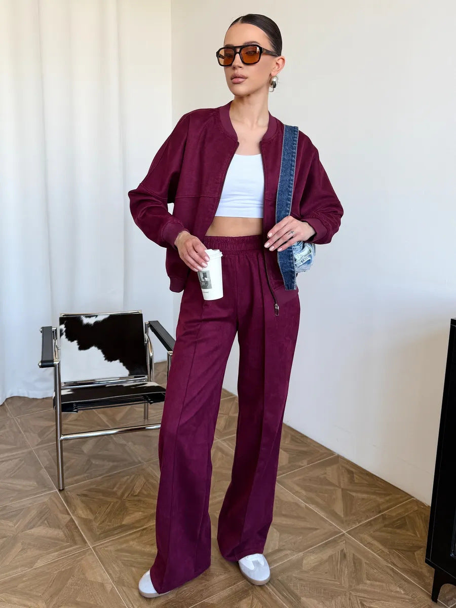 Chic and Style women's sporty lounge set with short jacket and wide pants