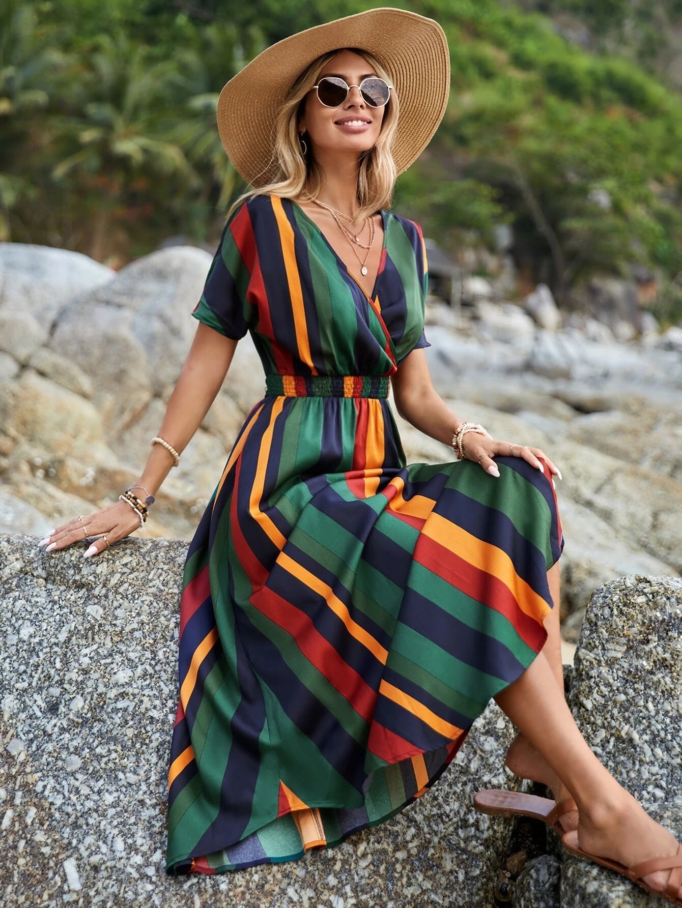 Women's striped maxi dress with optional belt Chic und Stil