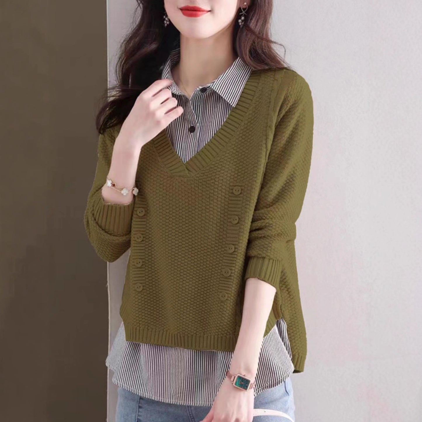 Pull en tricot à col en V pour femmes avec détails en boutons Chic und Stil