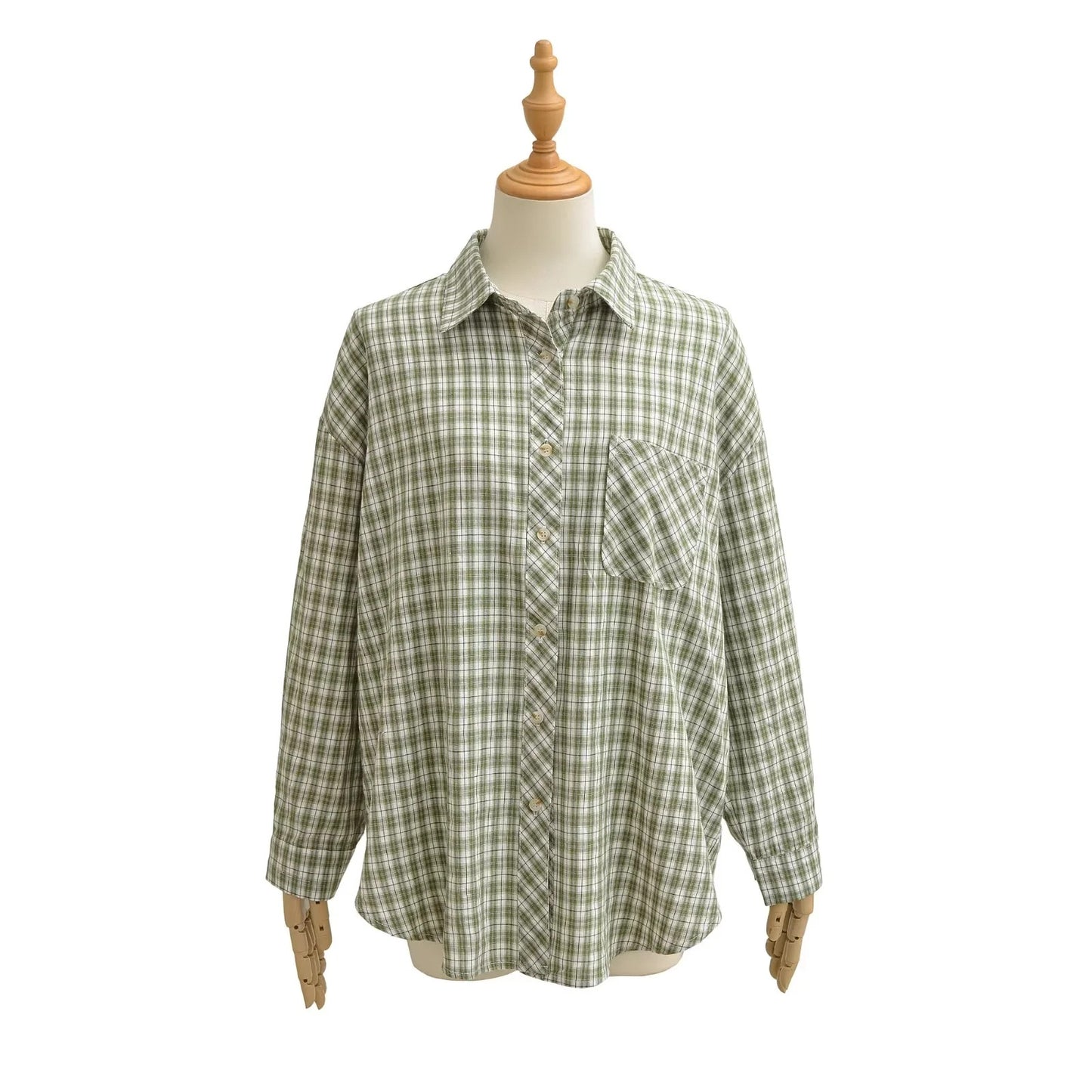 Chemise à carreaux pour femmes avec coupe tendance et poche poitrine Chic und Stil