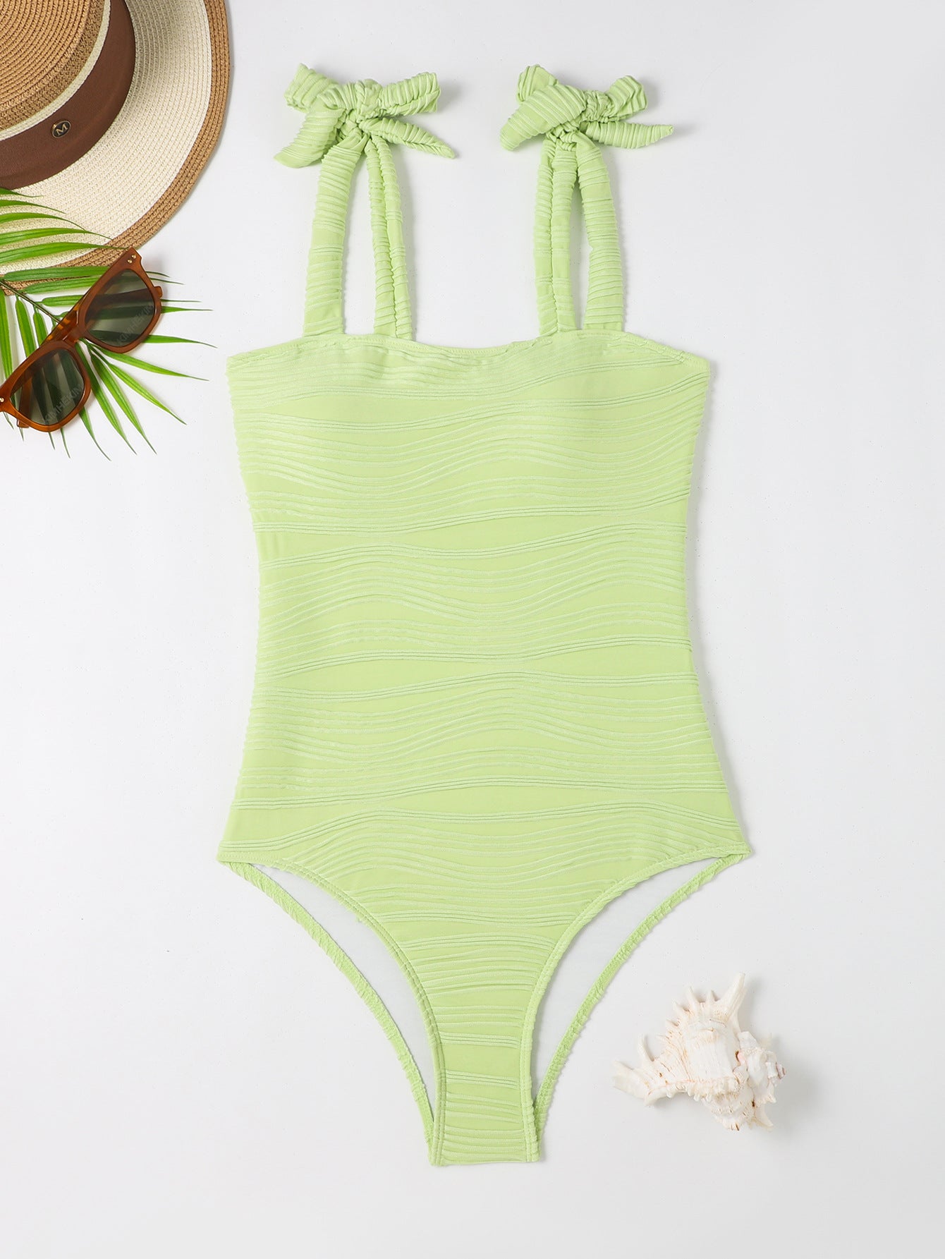 Maillot de bain une pièce pour femmes avec un design de volants tendance et des bretelles réglables Chic und Stil