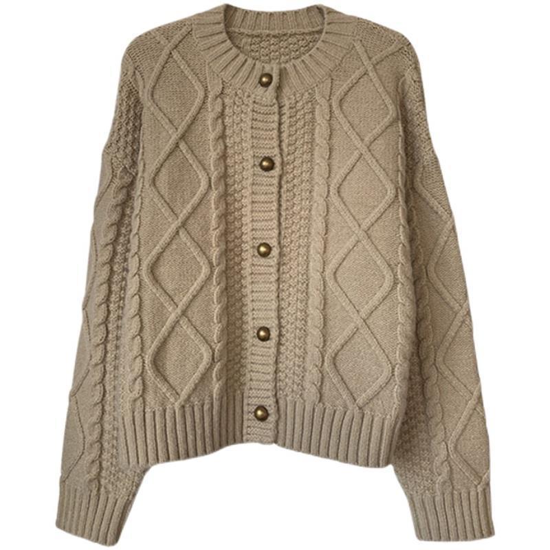Cardigan en tricot épais pour femmes avec détails en bouton et motif en torsades Chic und Stil
