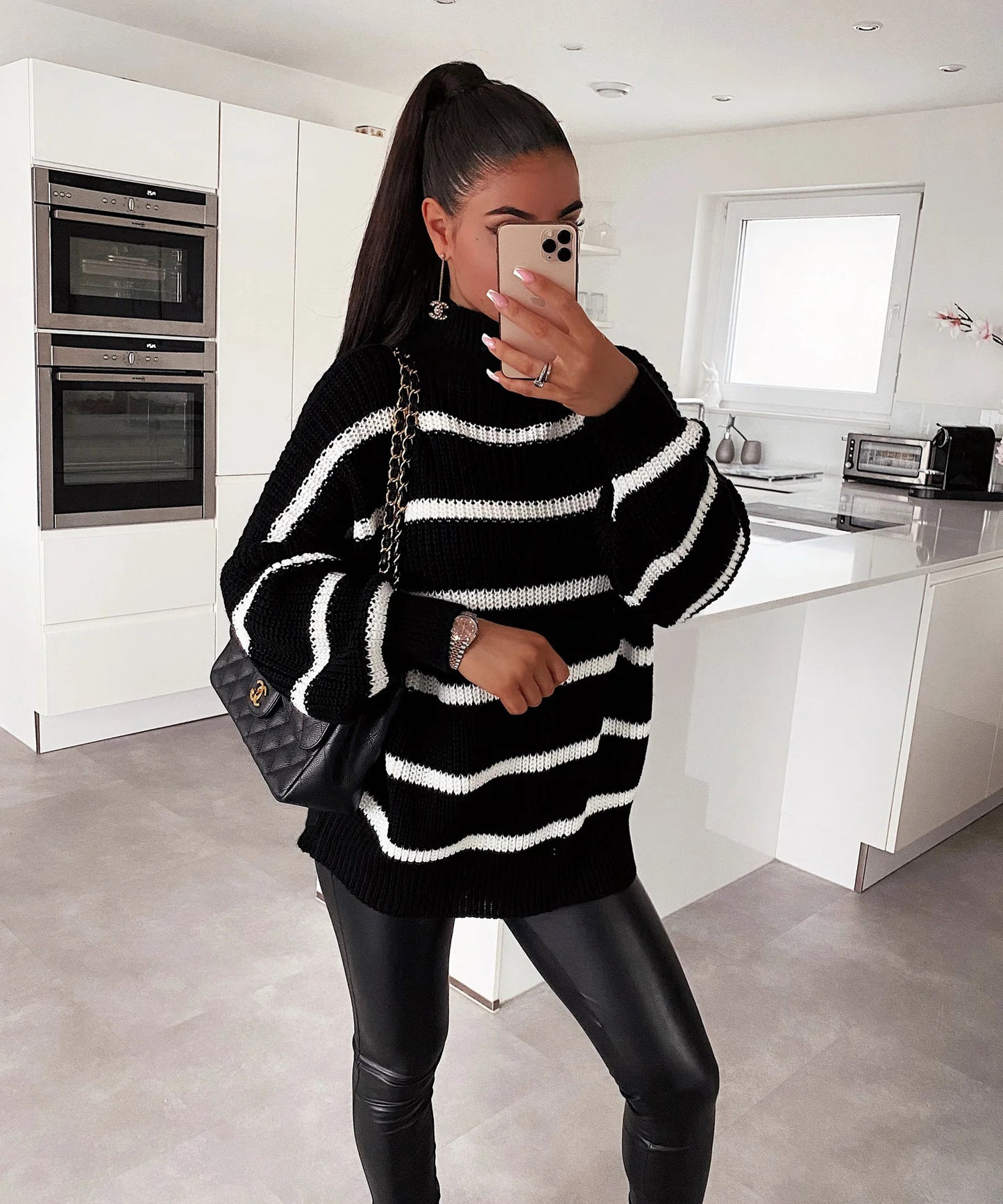 Pull oversized à rayures pour femmes avec un col roulé tendance Chic und Stil