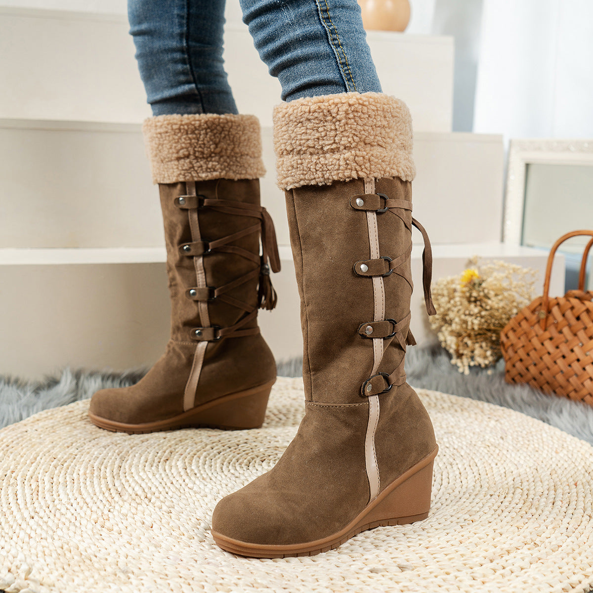 Bottes compensées pour dames en daim de haute qualité avec design de plis à la mode Chic und Stil
