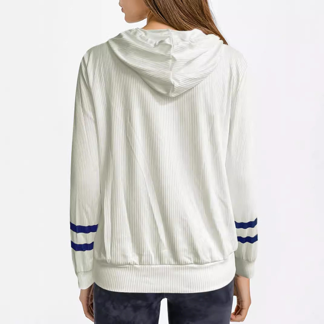 Pull à capuche dames avec motif maritime et tissu structuré Chic und Stil
