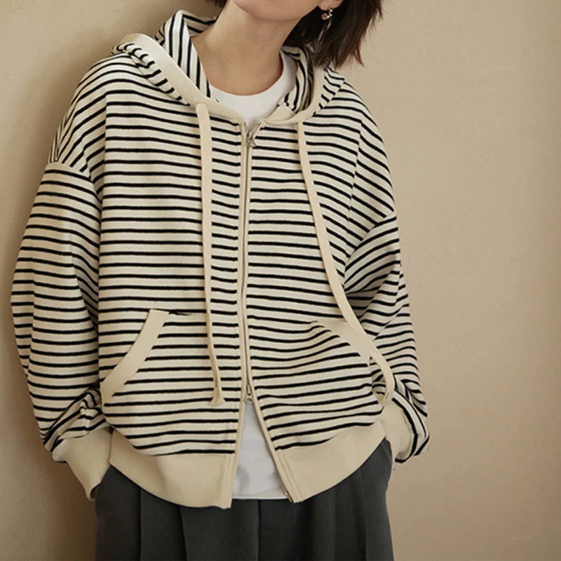 Sweatshirt à capuche rayé classique pour femmes Chic und Stil