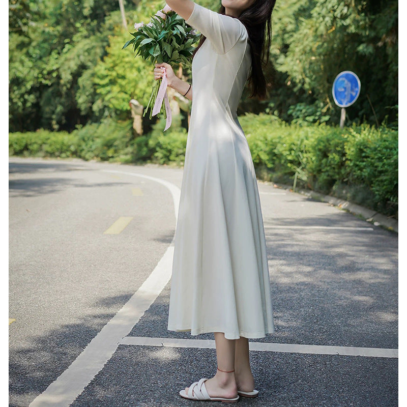 Robe midi élégante pour femmes en tissu doux et fluide Chic und Stil