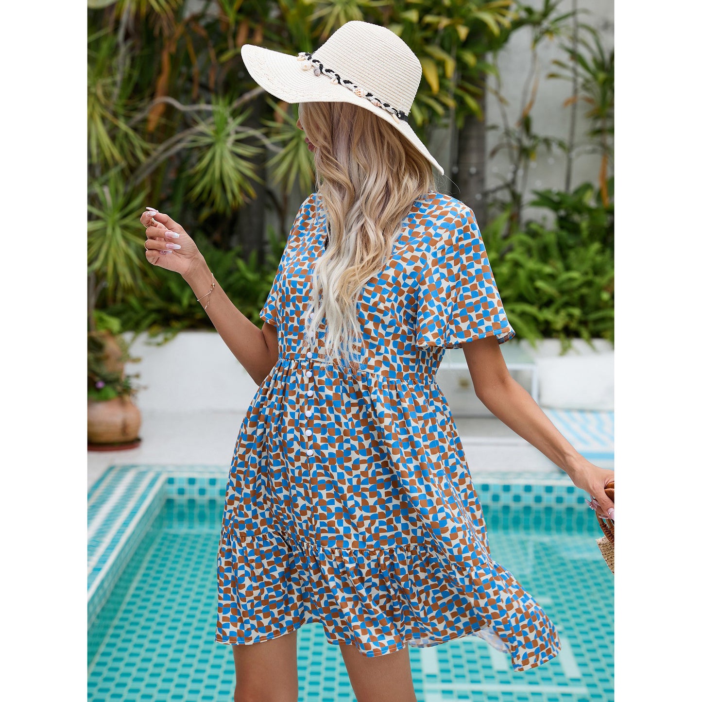 Robe courte à manches courtes à motif géométrique Chic und Stil