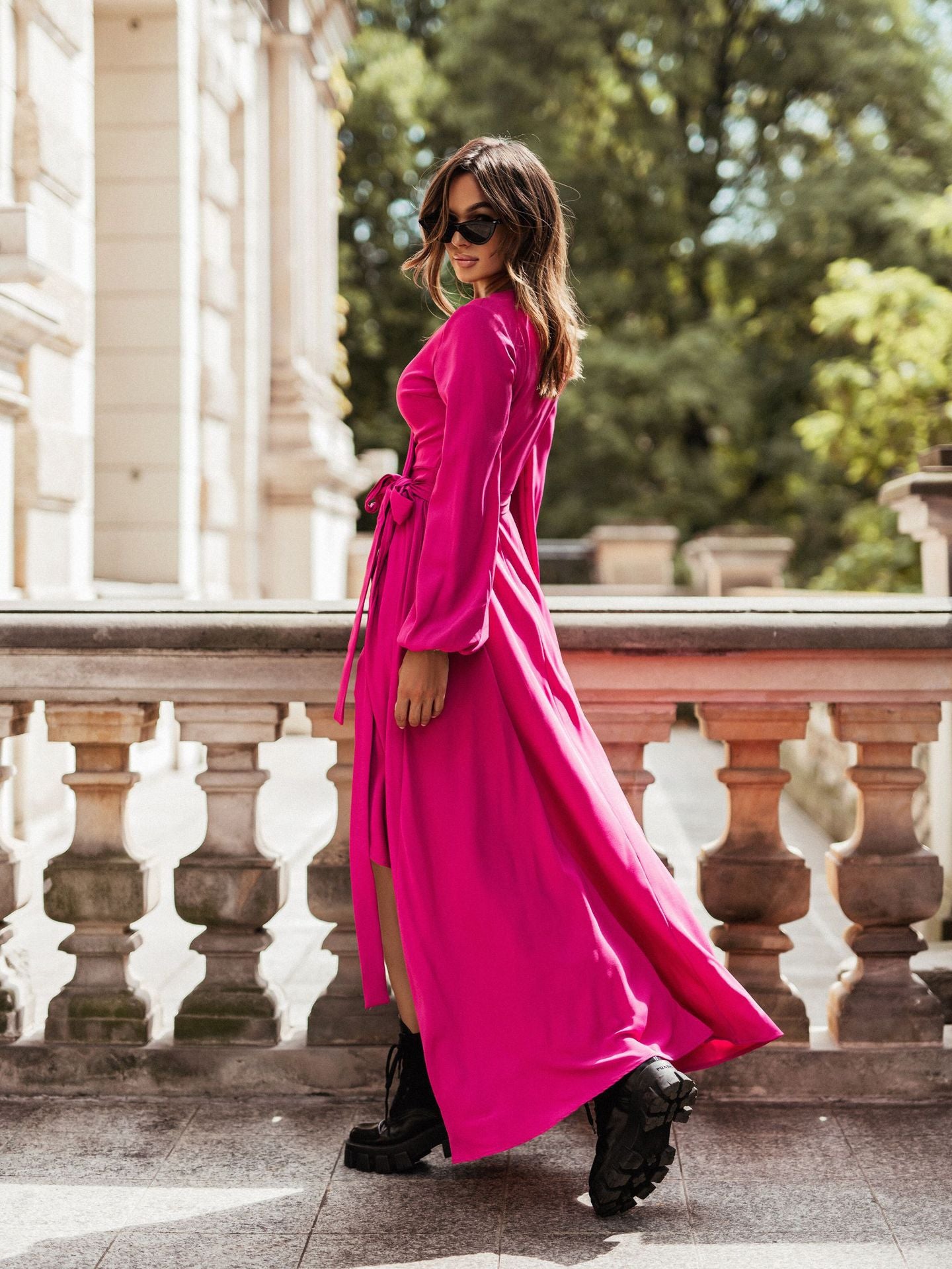 Robe maxi à manches longues pour femmes avec ceinture à la taille et élégants détails en volants Chic und Stil