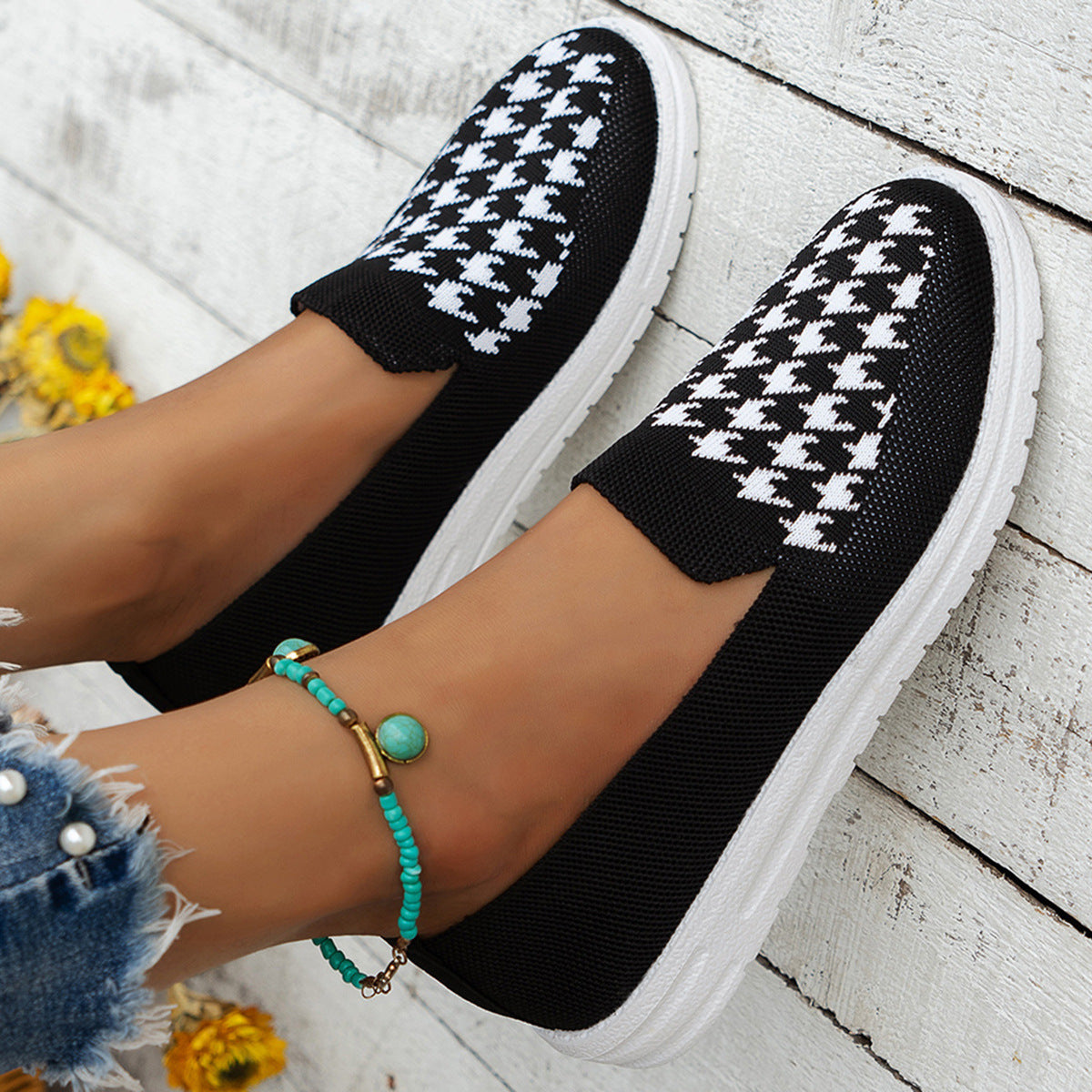 Baskets slip-on confortables pour femmes avec un motif moderne en pied-de-poule Chic und Stil