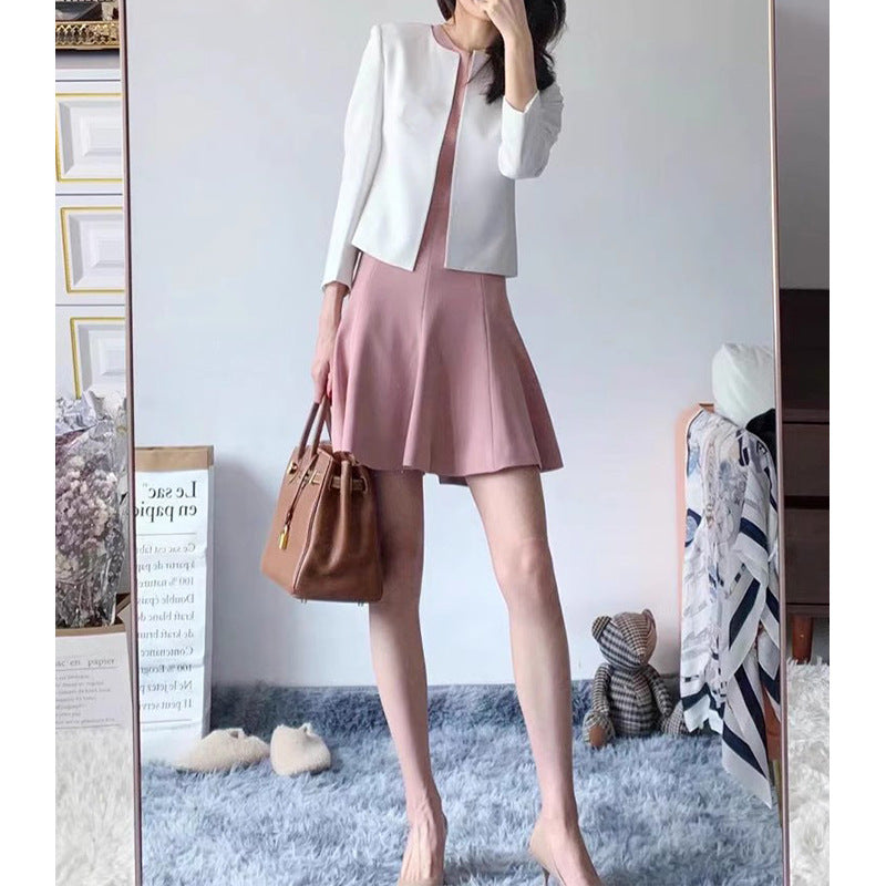 Veste de costume féminine élégante sur mesure et robe crayon Chic und Stil