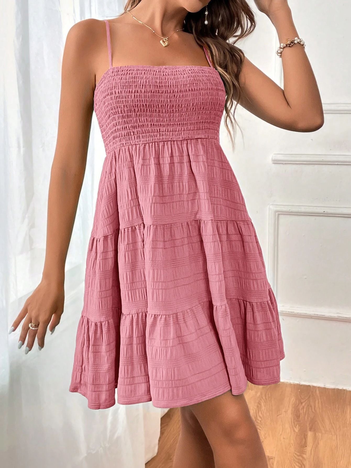 Robe mini sans manches pour femmes avec jupe évasée et haut élastique Chic und Stil