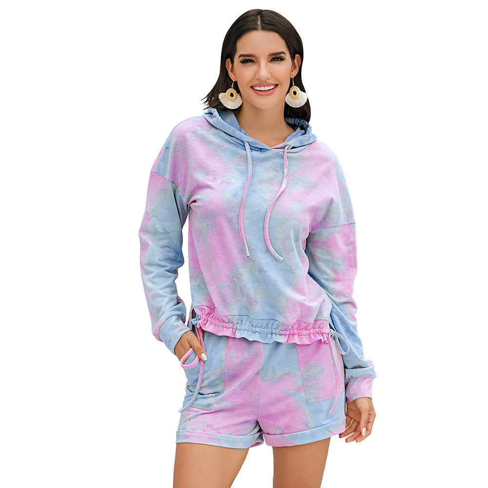 Ensemble décontracté pour femmes avec sweat à capuche et shorts Chic und Stil