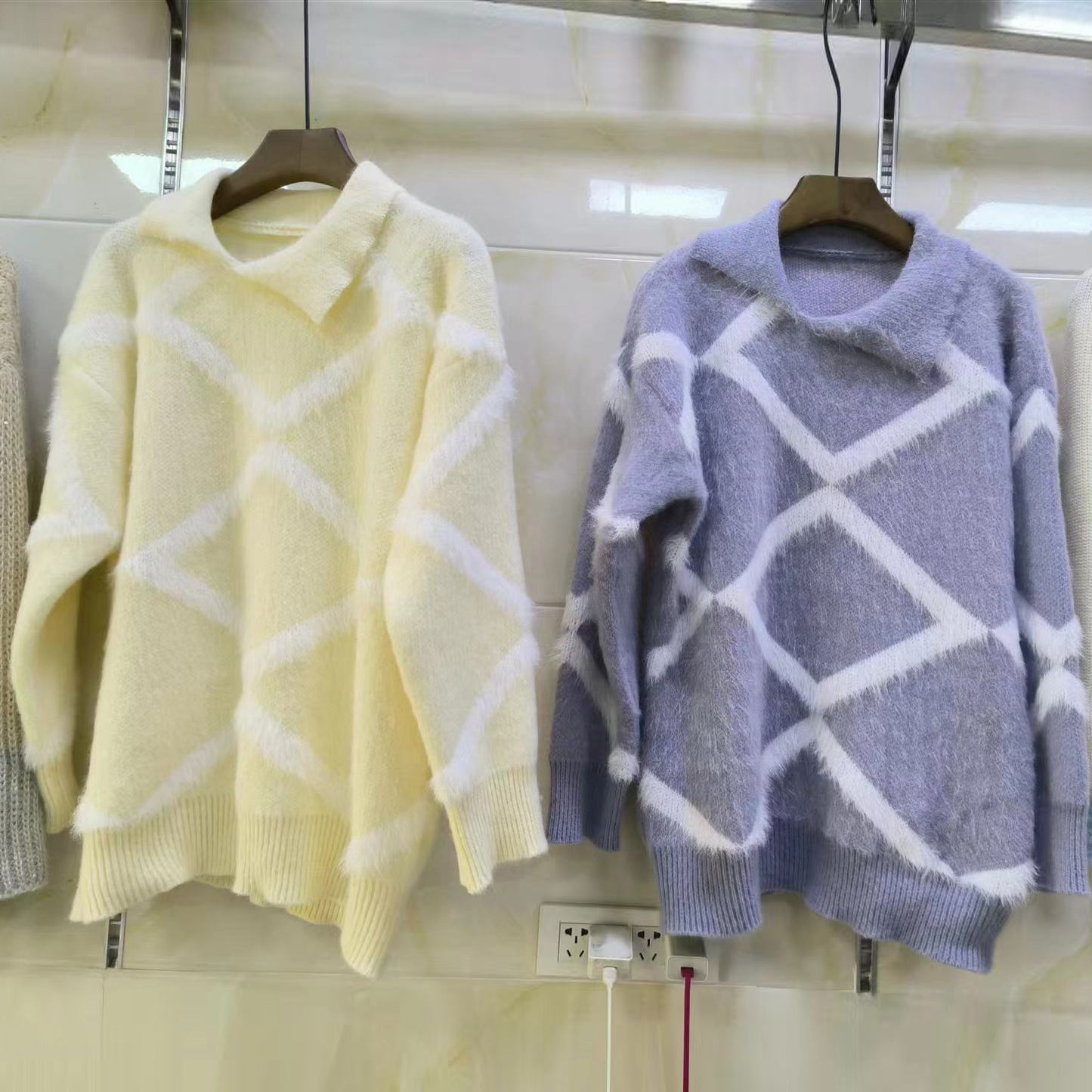 Dames Grand pull en tricot avec motif géométrique et col haut Chic und Stil