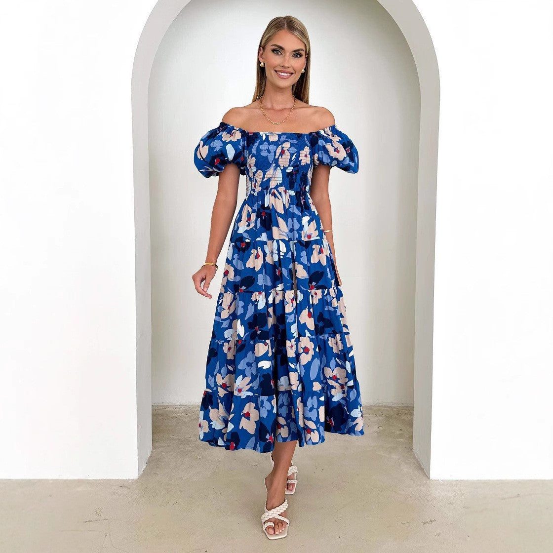 Robe midi florale épaules dénudées Chic und Stil pour femmes