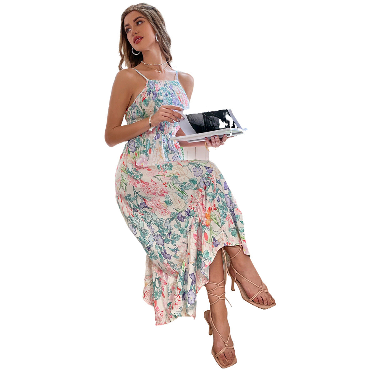 Robe maxi pour femmes avec design floral et bretelles spaghetti Chic und Stil