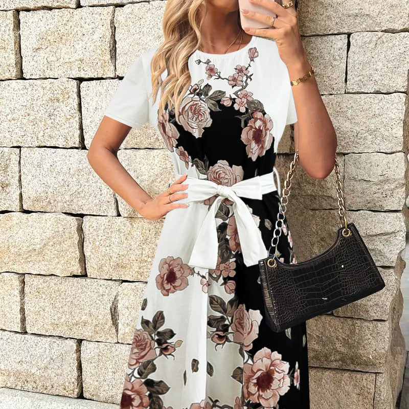 Robe fourreau pour femmes avec motifs floraux et ceinture ajustable Chic und Stil