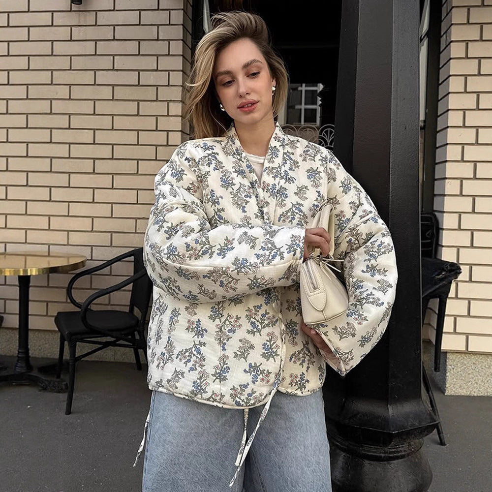 Cardigan matelassé pour dames en jacquard à motif floral Chic und Stil