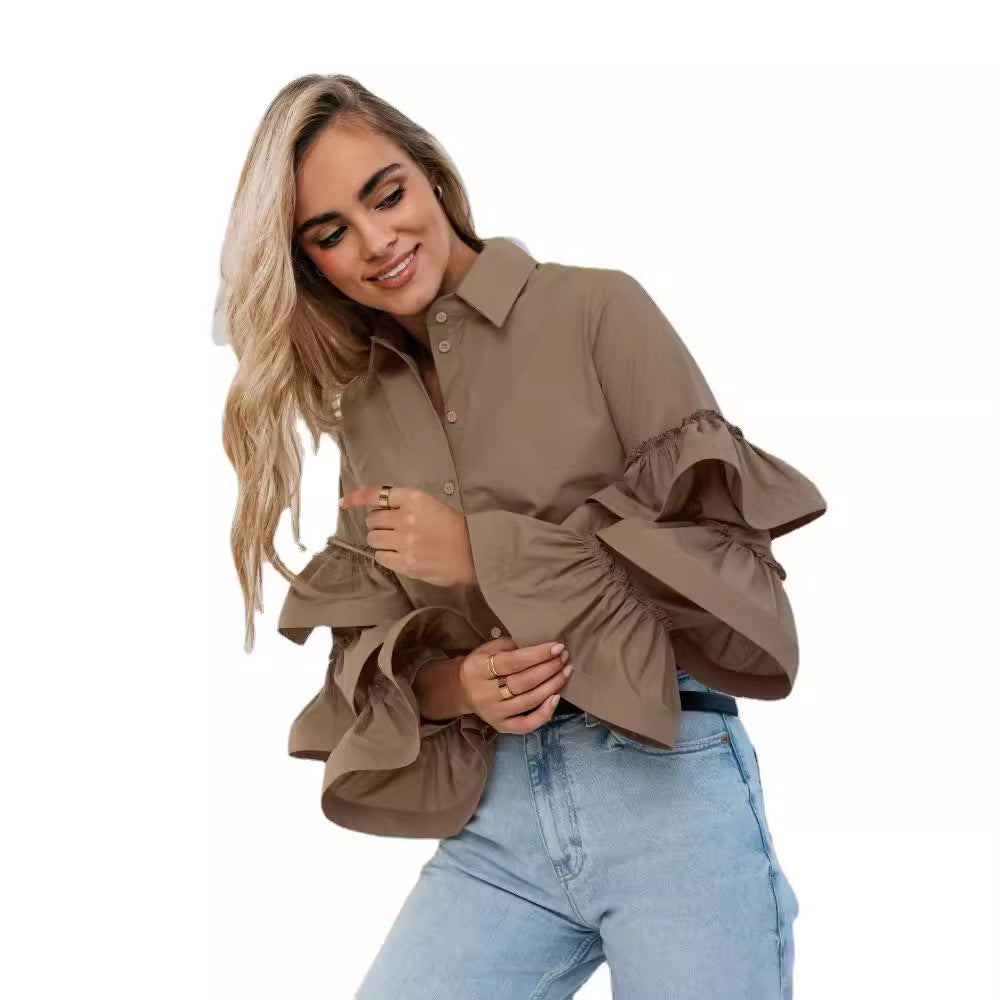 Blouse pour dames avec patte de boutonnage et manches à volants Chic und Stil