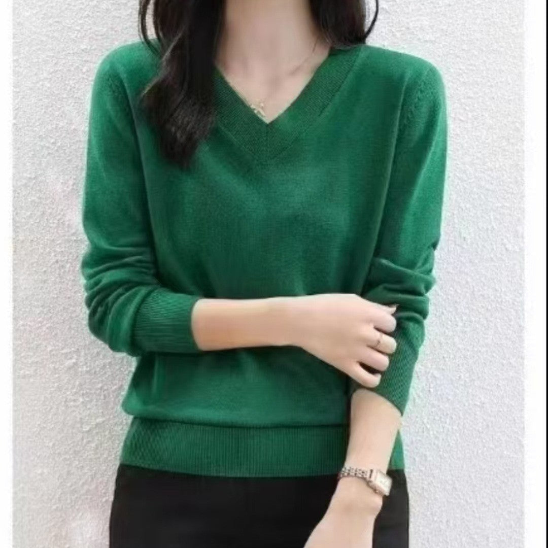 Dames pull élégant à col en V avec une fine texture tricotée Chic und Stil