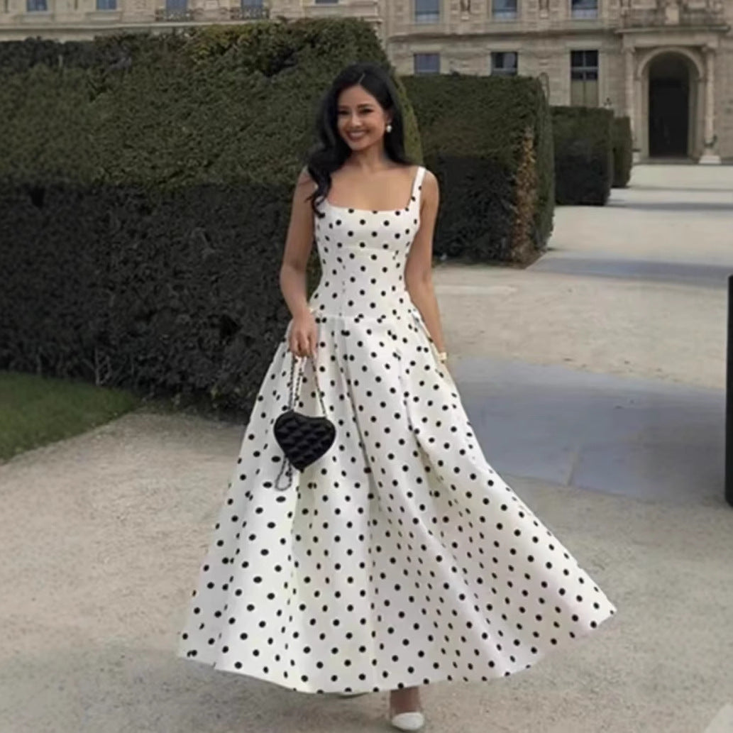 Robe de cocktail à pois pour femmes avec jupe raffinée Chic und Stil