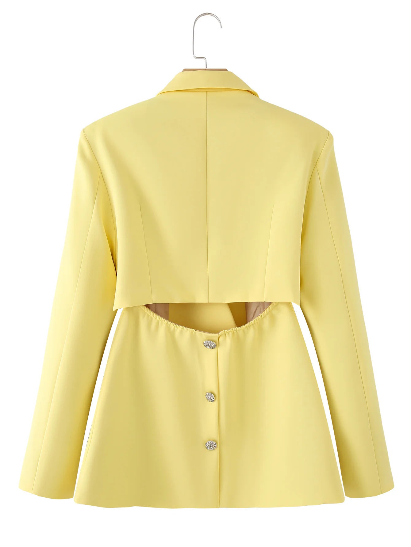 Blazer structuré pour femmes avec des manches à revers élégants et une fermeture décorative Chic und Stil