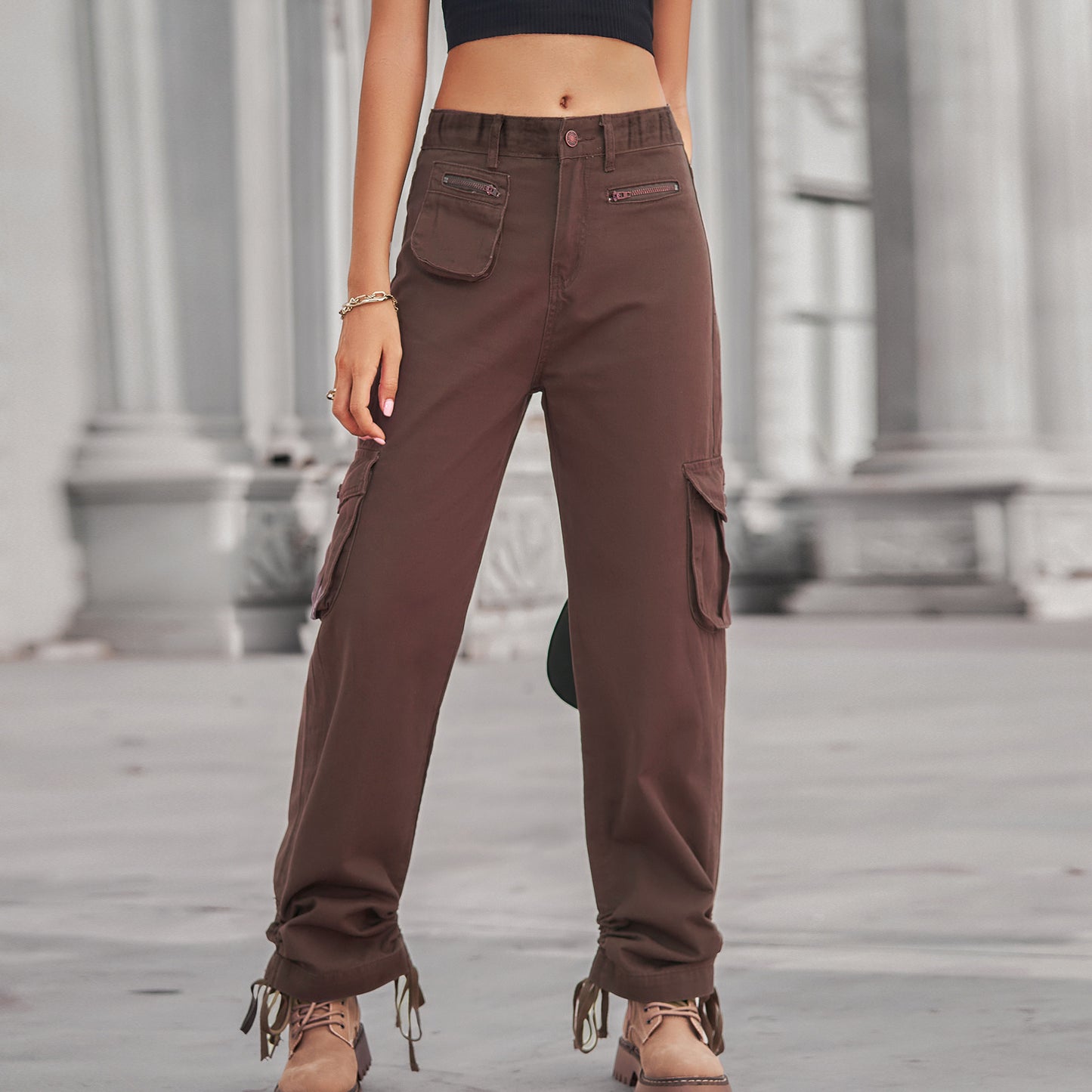 Women's cargo pants with practical deep pockets and an adjustable hem Chic und Stil