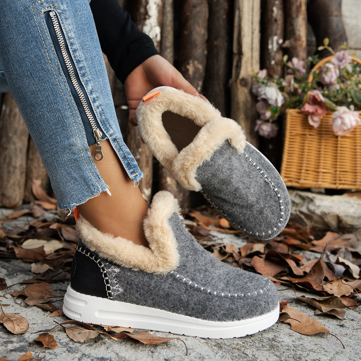 Bottes d'hiver confortables pour dames avec doublure en peluche et semelle robuste Chic und Stil