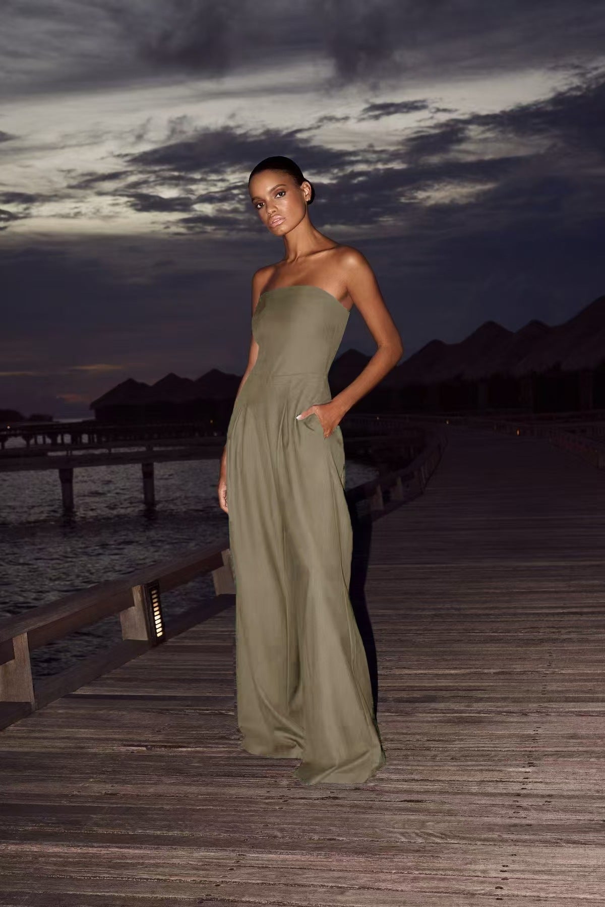 Salopette sans bretelles pour femmes avec jambes larges et poches latérales Chic und Stil
