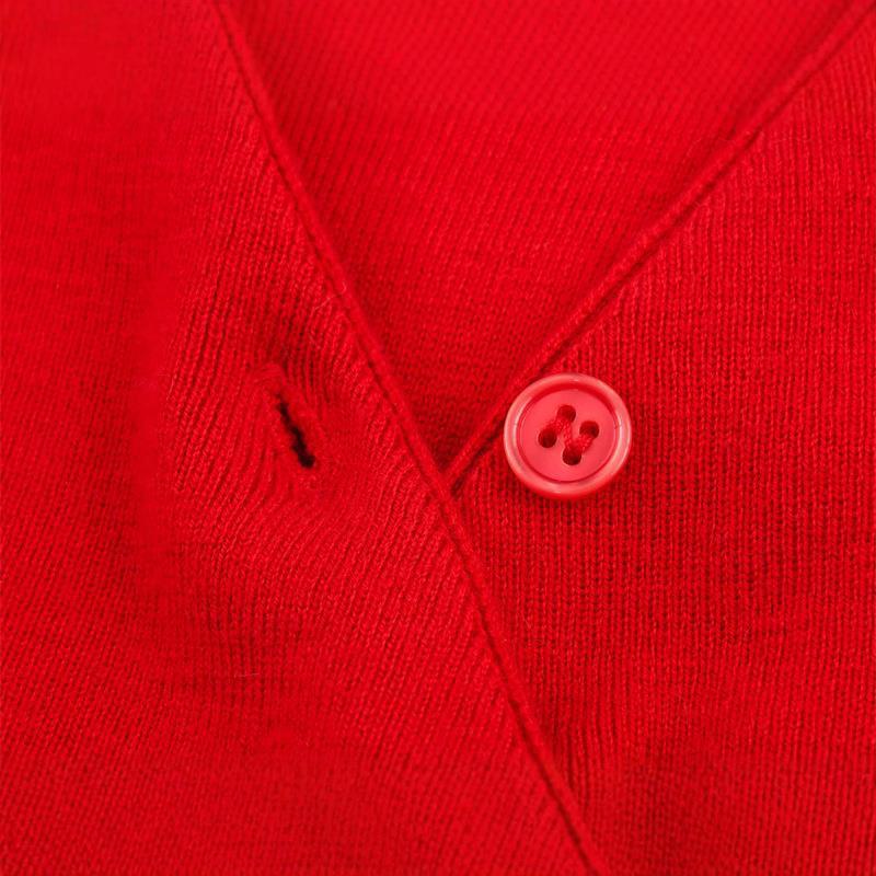 Pull-over enveloppant pour femmes avec détail de bouton et coupe moderne Chic und Stil