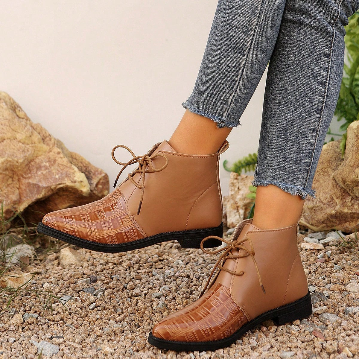 Bottines en cuir à la mode pour femmes avec des accents brillants et lacets Chic und Stil