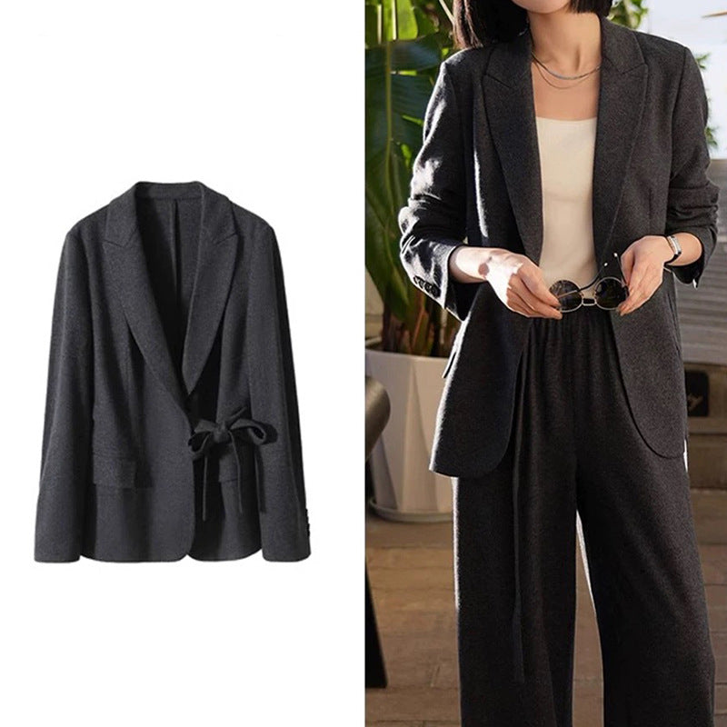 Costume-pantalon ouvert ajusté pour femme Chic und Stil