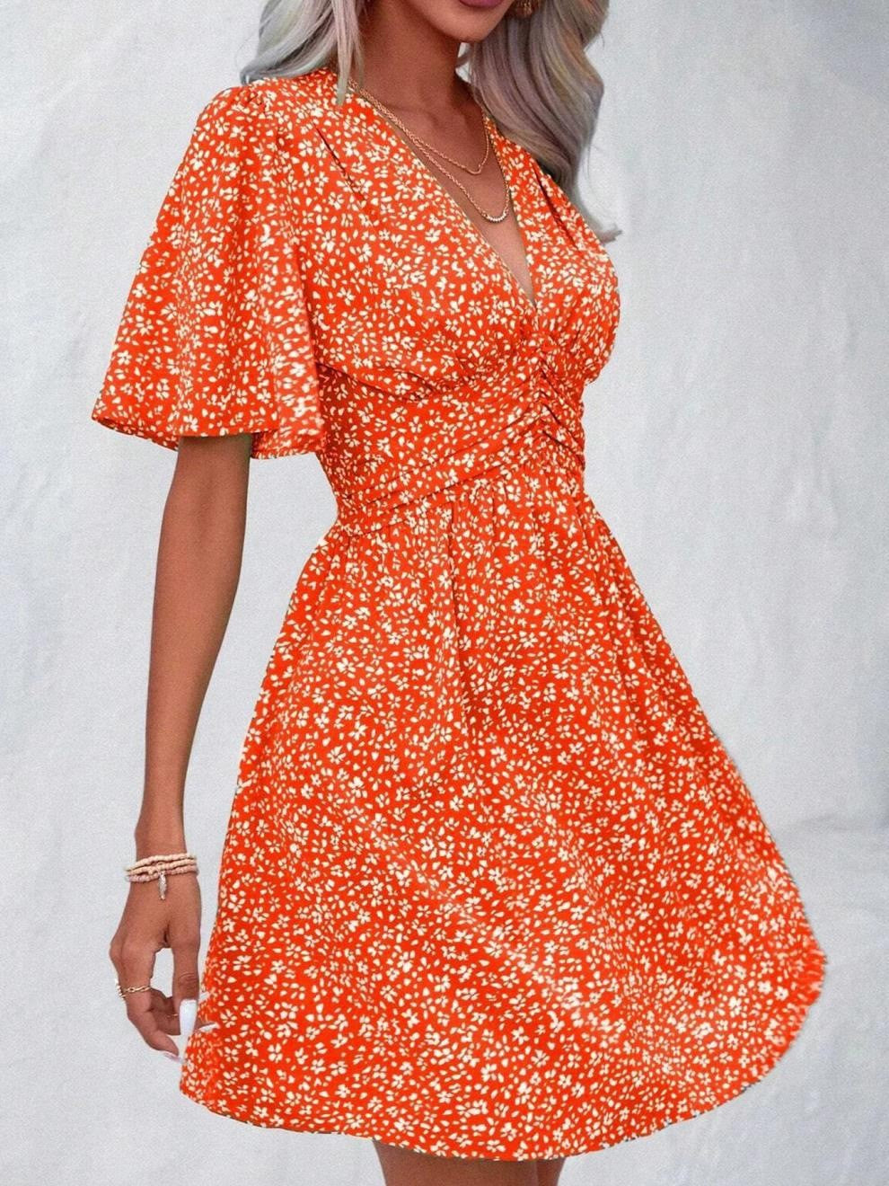 Robe Flirty Floral Ajustée et Évasée Dame Chic und Stil