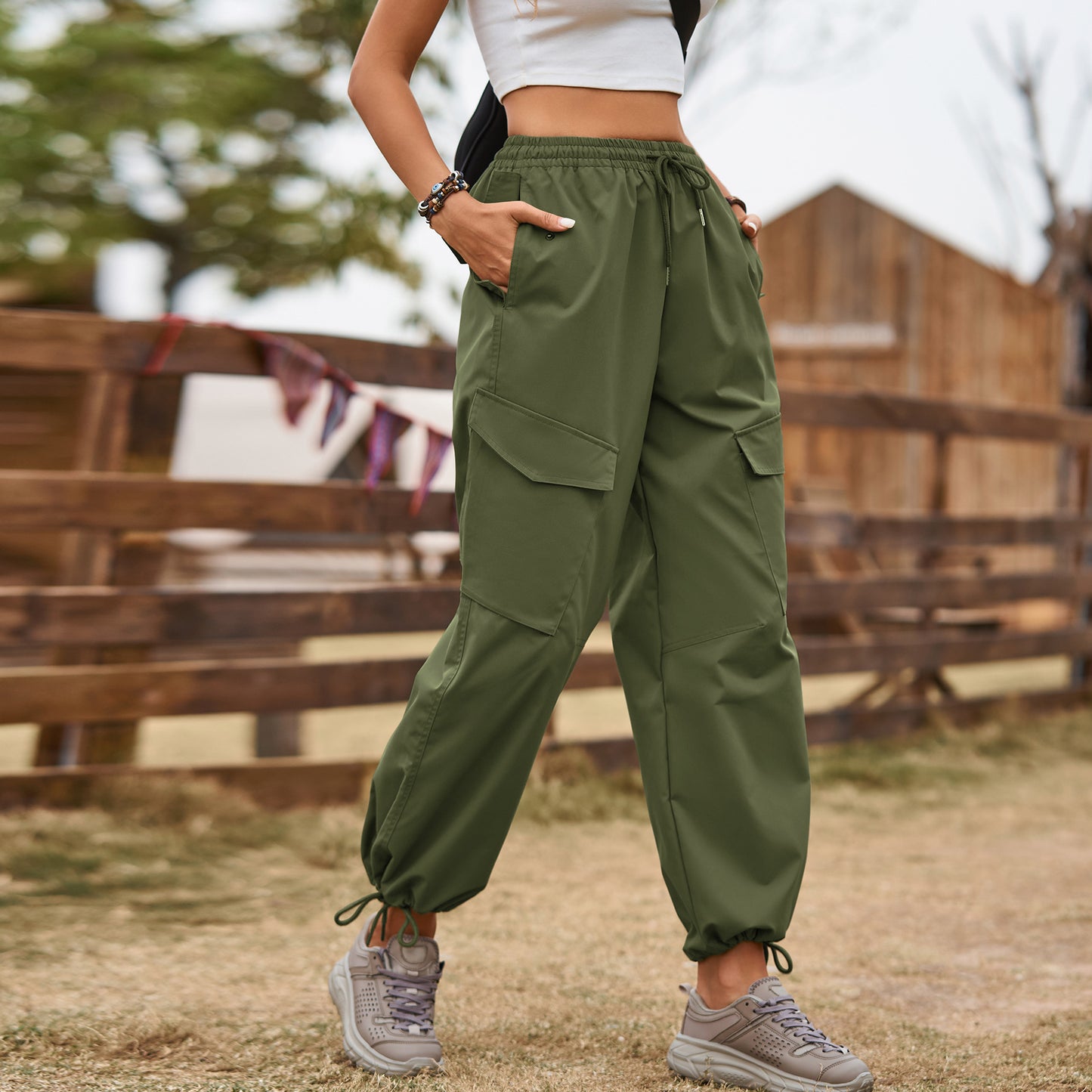 Women's cargo pants with practical pockets and elastic waistband Chic und Stil