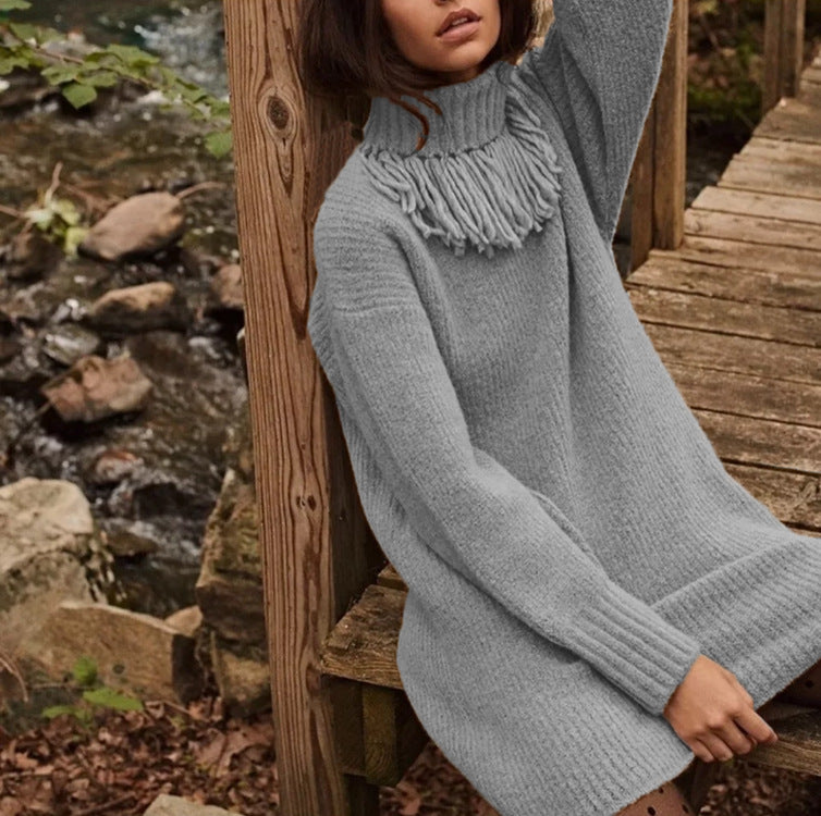 Robe tricotée pour femmes avec bord à franges décoratives et col roulé haut Chic und Still
