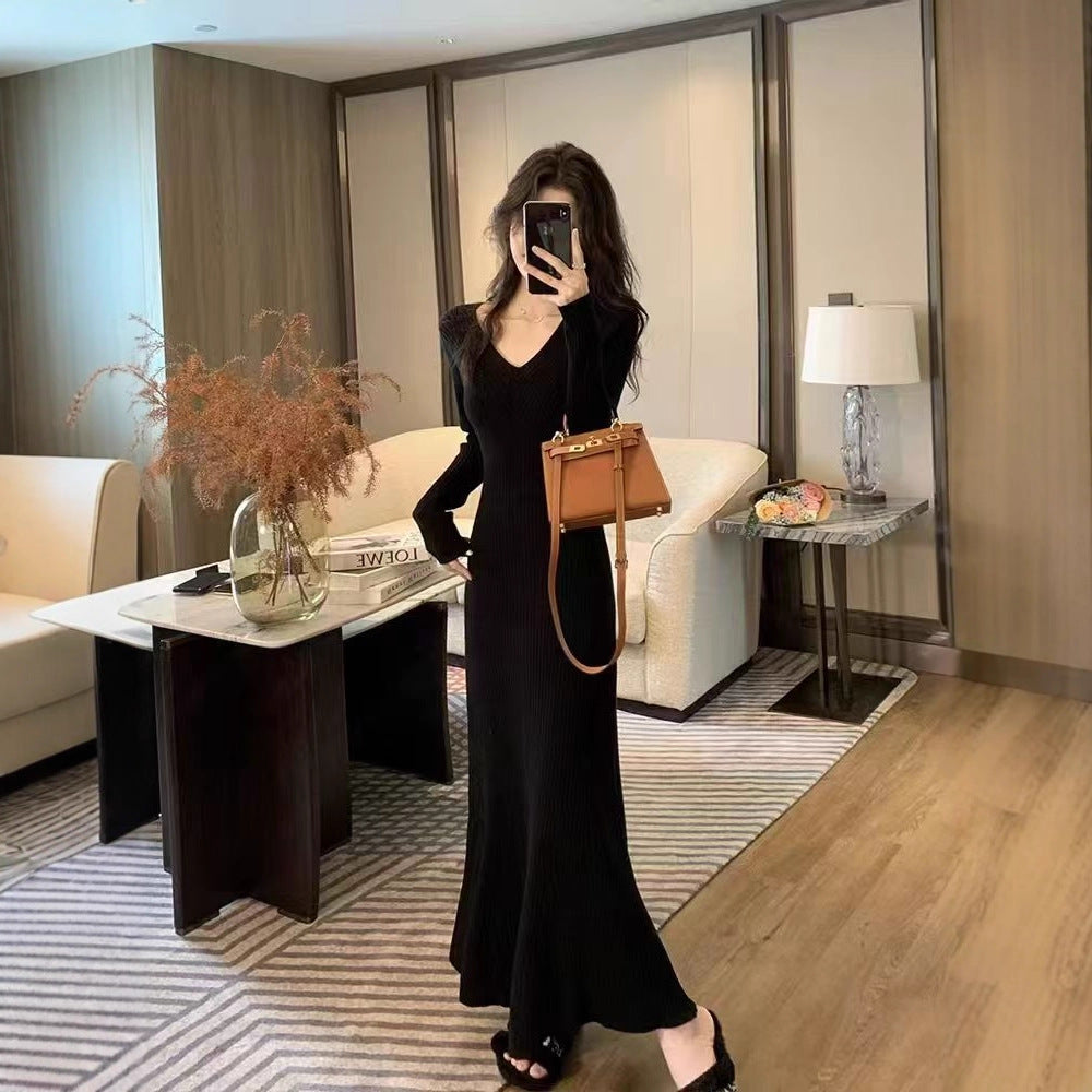 Robe maxi tricot femme avec décolleté en V et fine structure côtelée Chic und Stil