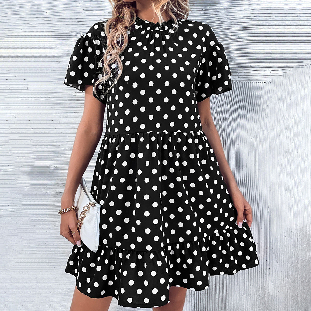 Robe mini à pois pour dames avec volants et fronces Chic und Stil