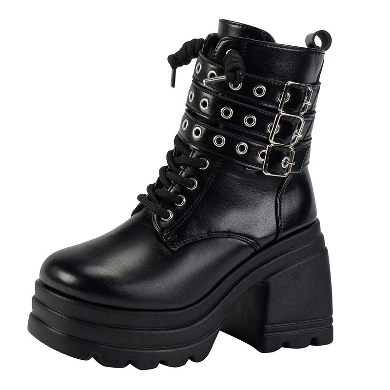 Bottes Chunky pour femmes avec des sangles décoratives et un profil robuste Chic und Stil