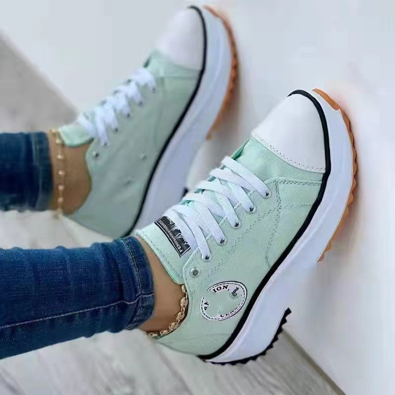 Baskets en toile sportives pour femmes au design urbain avec semelle en caoutchouc Chic und Stil