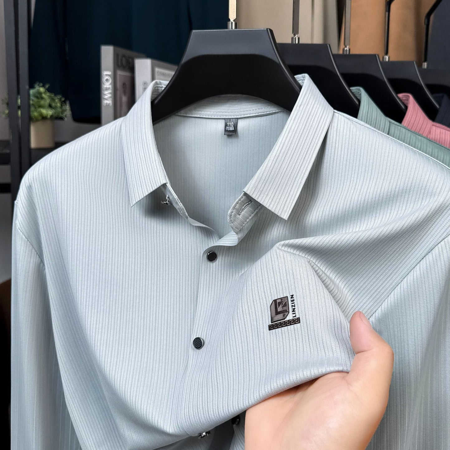 Chemise élégante pour hommes avec un design texturé et des accents modernes Chic und Stil