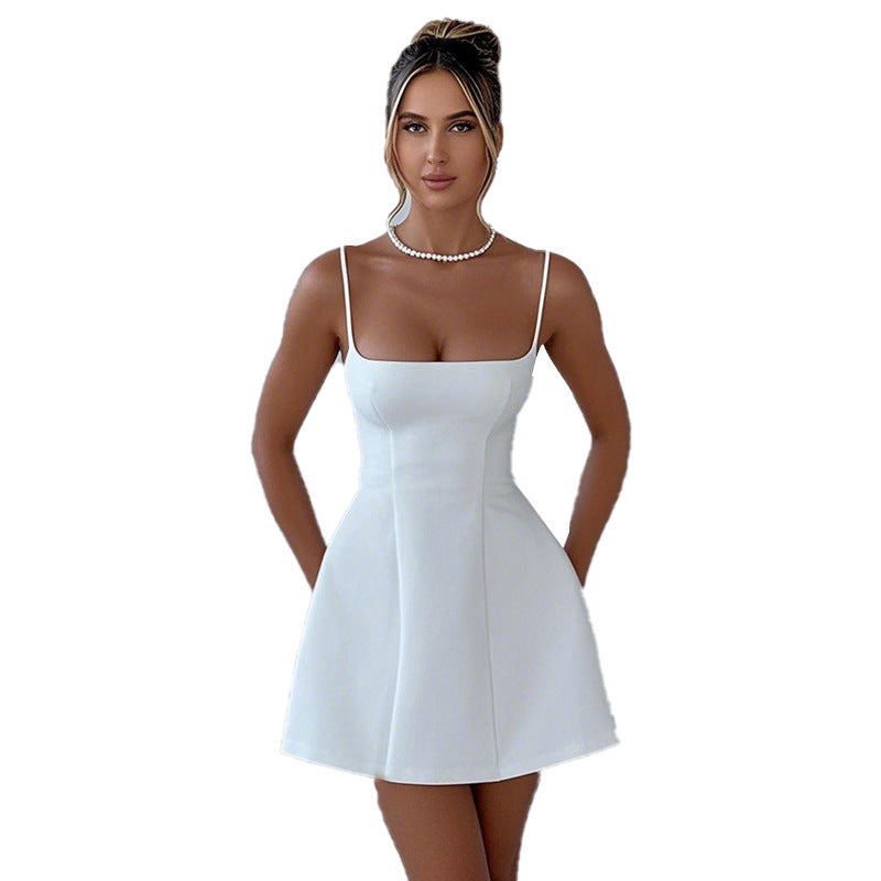 Robe mini évasée à bretelles spaghetti Chic und Stil