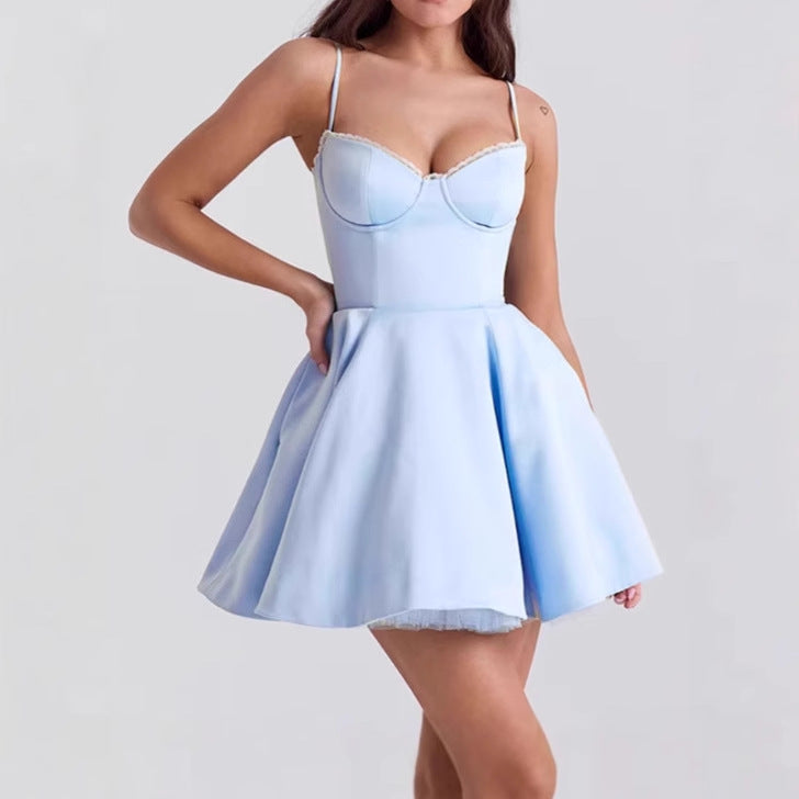 Robe patineuse femme avec de délicates bretelles spaghetti et un élégant corset taille Chic und Stil