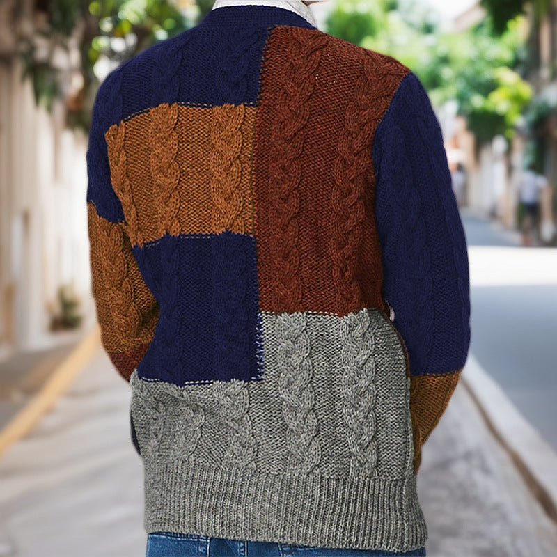 Cardigan homme en gros tricot avec accents colorés et poches pratiques Chic und Stil