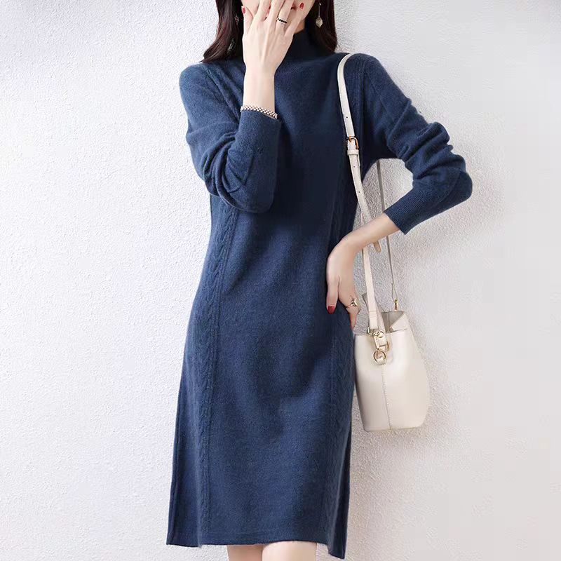 Robe tricotée élégante pour femmes avec de fins motifs en torsades Chic und Stil