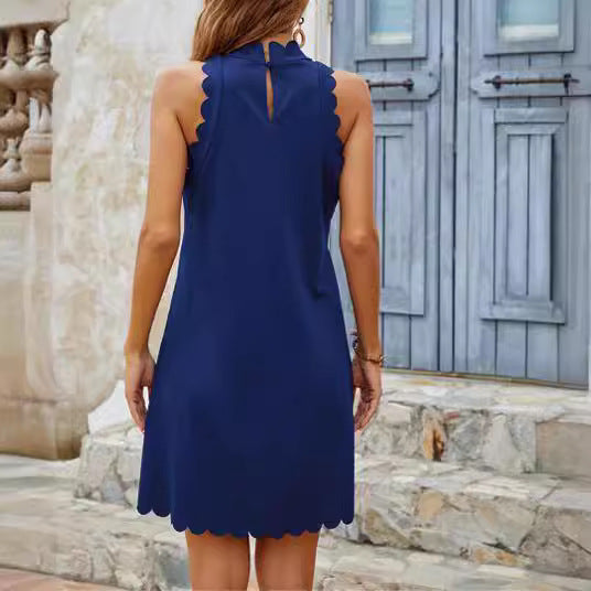 Robe sans manches pour femmes avec décolleté en scallop et coupe fluide Chic und Stil