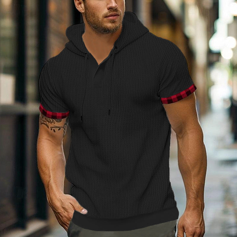 Chemise à manches courtes sportive pour hommes avec capuche et détails à carreaux Chic und Stil