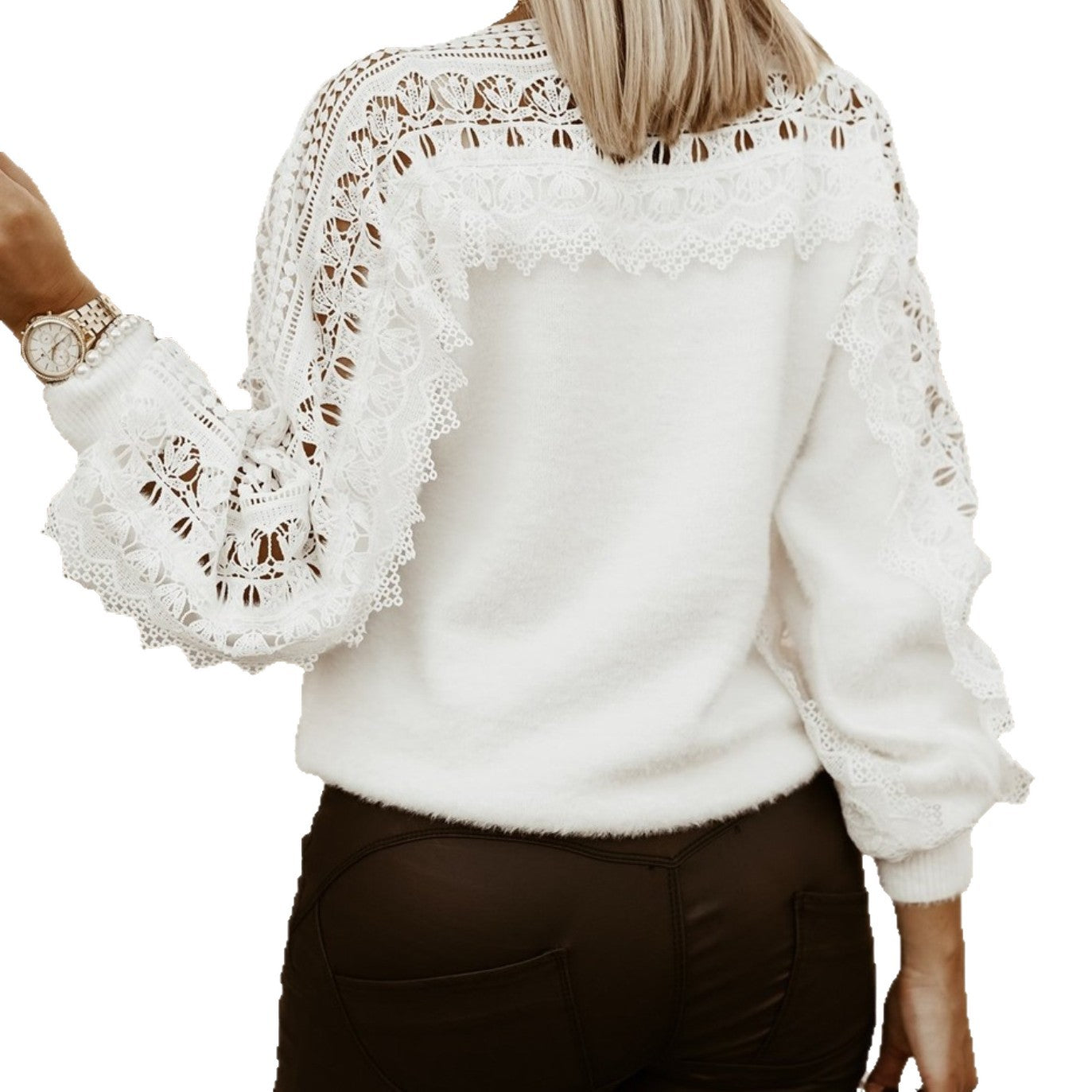 Pull en tricot pour femmes avec des éléments en dentelle et des volants Chic und Stil